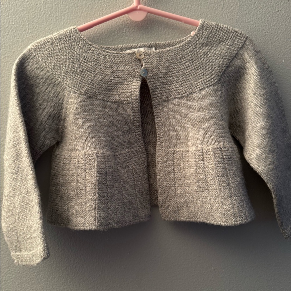 FINAL SALE‼️Wool Chic Gray Kids' Sweater size 4